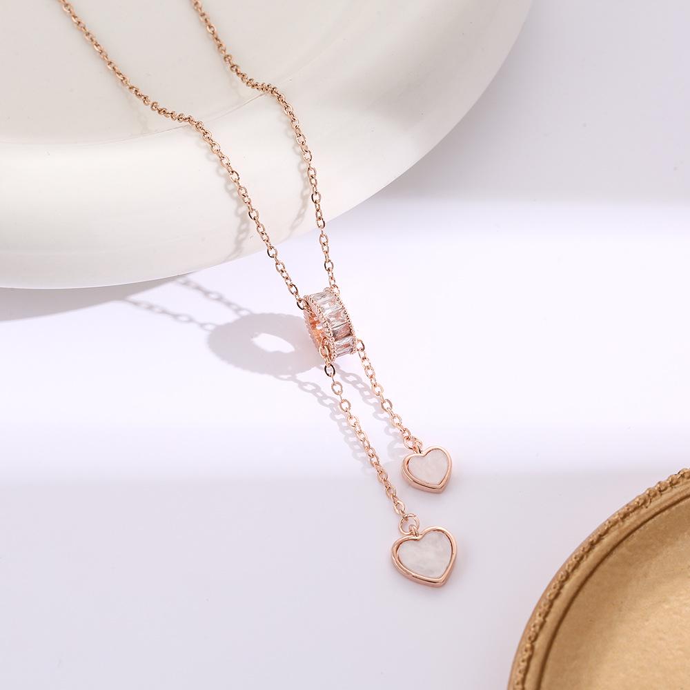 Hochwertige Damen Halskette aus Titanstahl mit vierblättrigem Kleeblatt - Nicht verblassend, vielseitige Schlüsselbeinkette