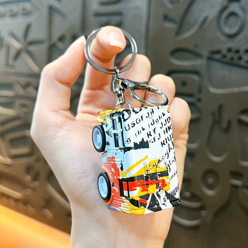 

Simulation Alloy Graffiti Bus Car Toy Model Keychain Pendant Creative Children Pull Back Car Toy Diecast Car Backpack Decoration