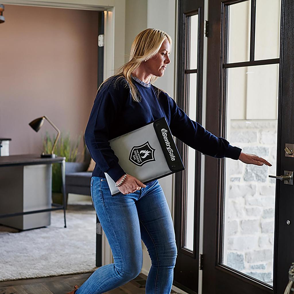 SENTRY Feuersicher für Zuhause und A4 Druckknopf und Reißverschluss Doppel FBWLZ0 Japanische Tasche, Sicher, Wasserabweisend, Größe, Verschluss, Schloss, [Offizielles Produkt]