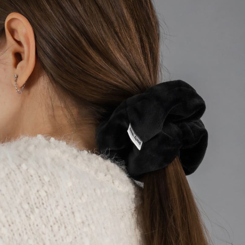 pearlymore velvet black scrunchie
