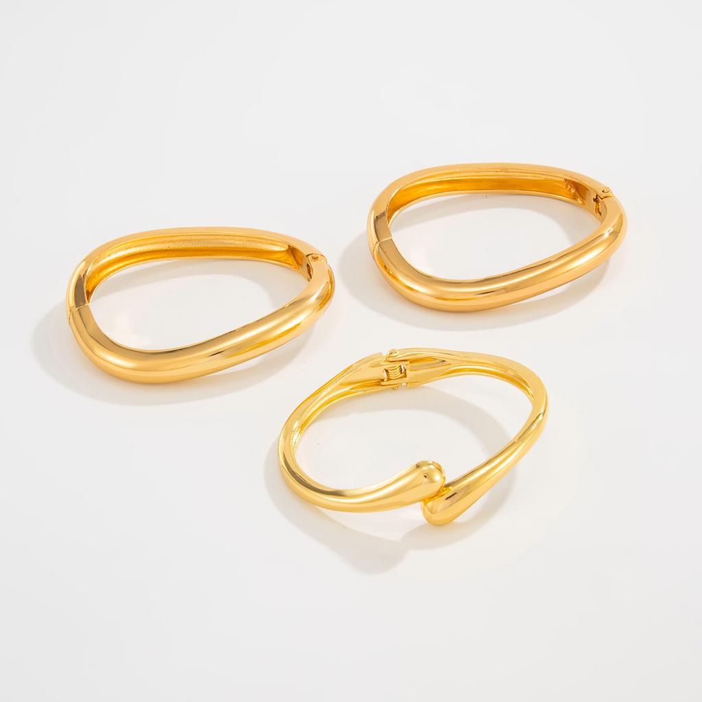 Fashion Water Drop Hug Spring Buckle Bracelet, Simple Metal Texture Glossy Open Bracelet For Women
