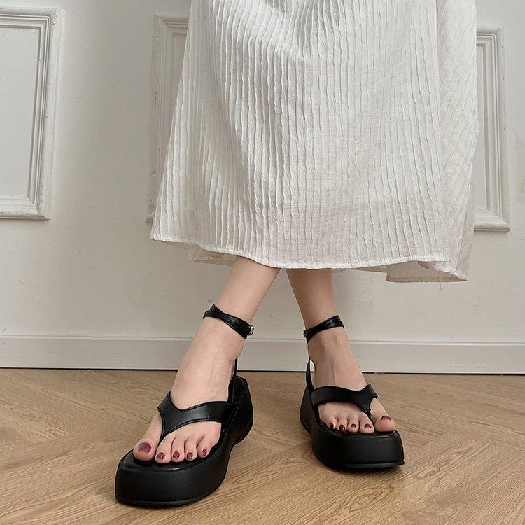 

2024 новая мода повседневный темперамент черные шлепанцы с квадратным носком французская толстая подошва увеличивающая рост римские сандалии женская уличная обувь 35 чёрный