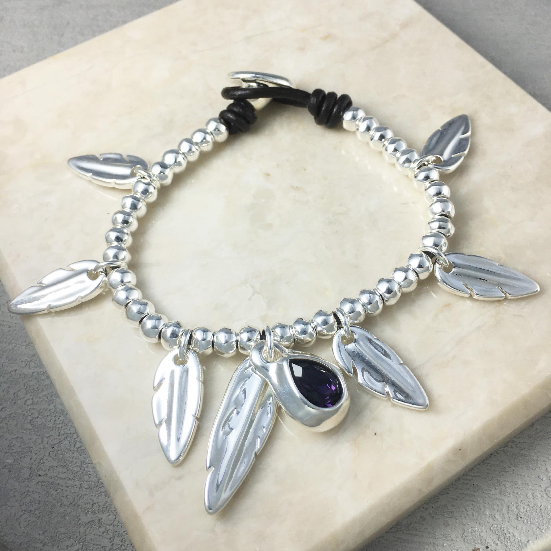 UNOde50 Amethyst Leaf Feather Bracelet - European  American Fashion Accessory 17 cm Length