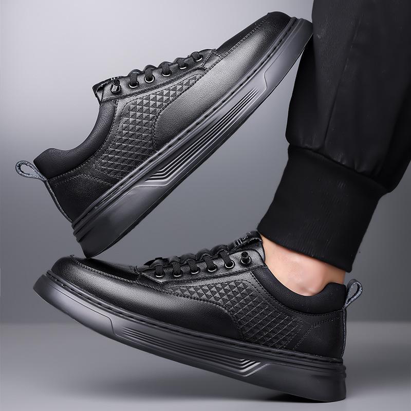 2025 New Spring and Autumn Black Board Shoes Men's Breathable Business Trend Versatile Men's Casual Black Shoes Men's Shoes