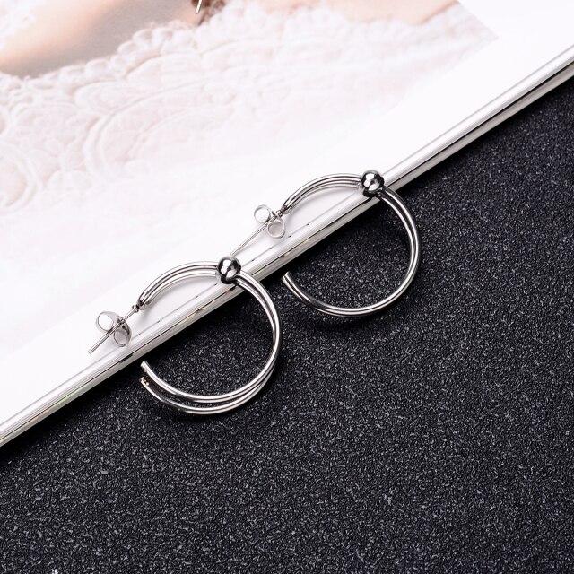 2 Pares de Brincos Argola de Contas Redondas Exageradas de Aço Inoxidável para Mulheres Homens Anéis Duplos Lisos Studs de Orelha Joias de Personalidade Orelha Exagerada