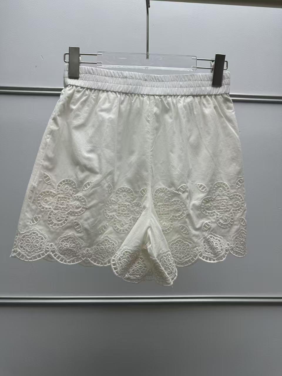

2026 Spring/Summer French Chic Embroidered Cardigan and Lace-up Shorts Set M