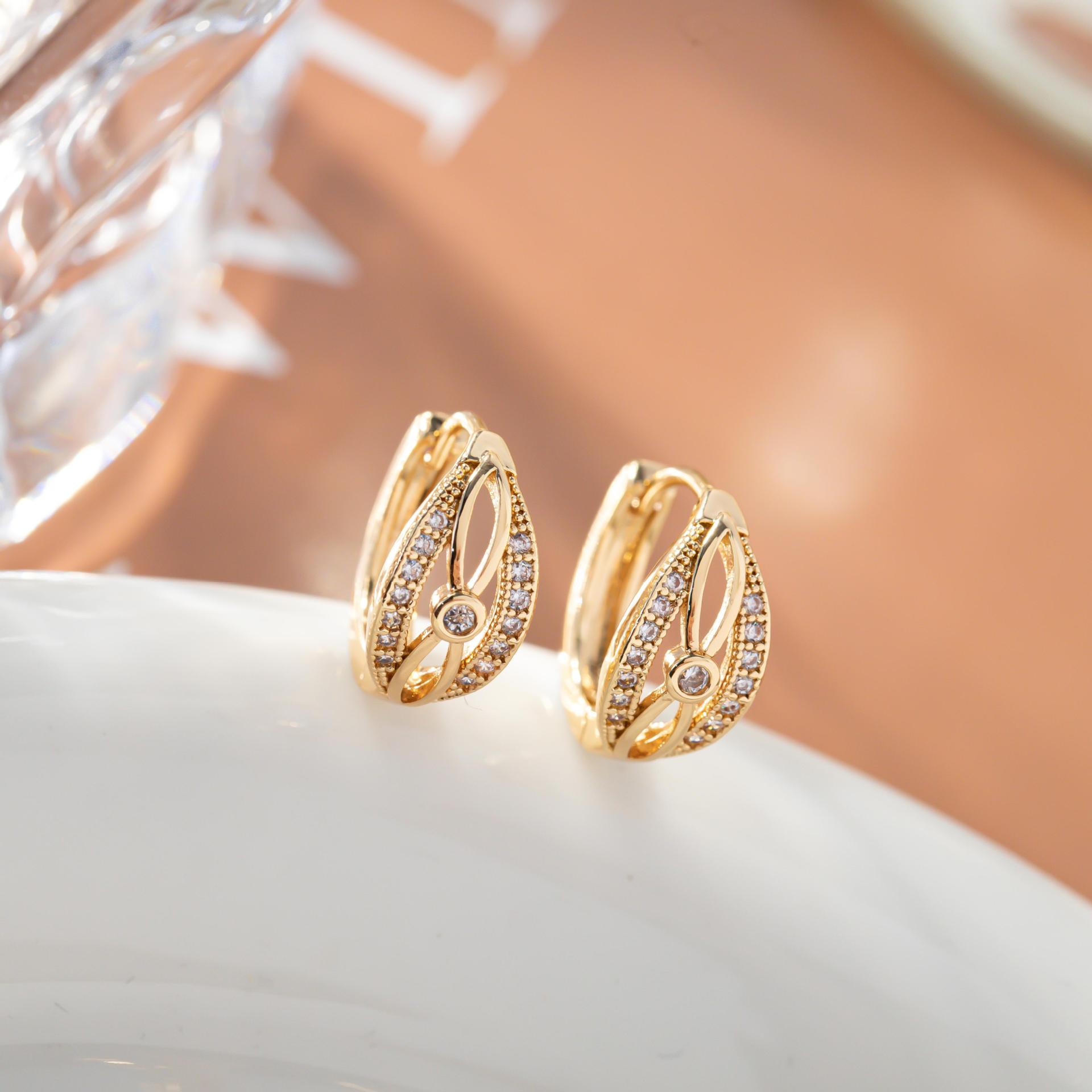Cross Fashion Light Luxury Zirconia Petal Earrings