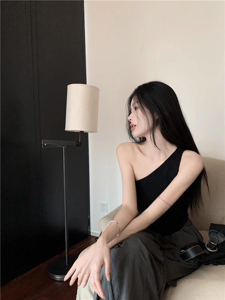 Pure Desire Spicy Girl One-Shoulder Irregular Sleeveless Tank Top - Summer Slimming Inner Wear for Women