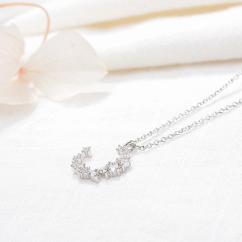 Temperament Flash Diamond Irregular Crescent Moon Necklace Collarbone Chain With South Korea'S New Girlfriend Gift Choker Female