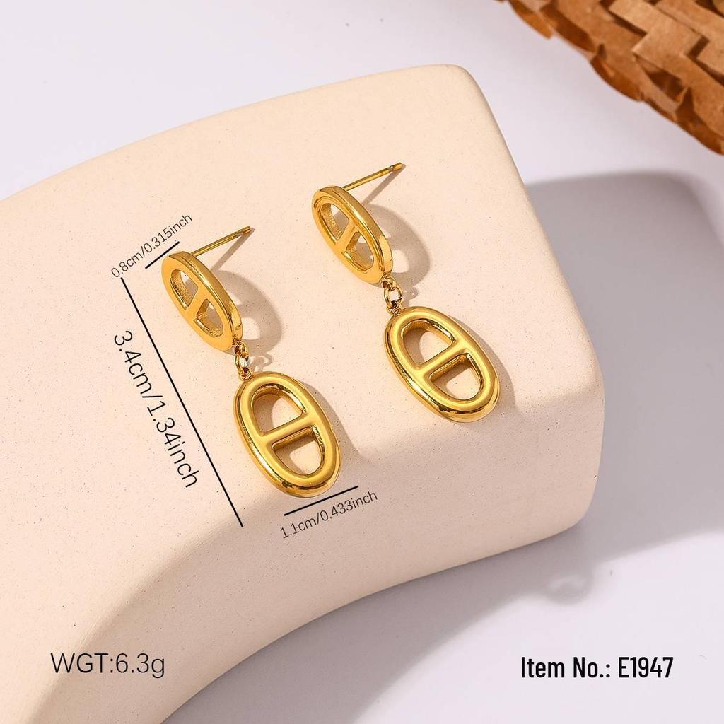 Gold C-Shaped Round Hoop Earrings with Bright Surface, French Light Luxury, High-End Stainless Steel
