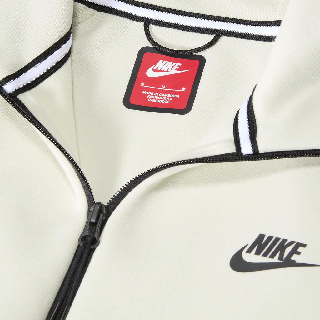 New Nike WINDRUNNER Jackets & Coats Men's White FB7922-020