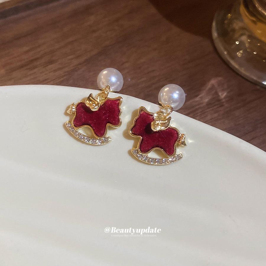 Diamond-set flocked pony pearl stud earrings retro temperament natal year earrings earrings