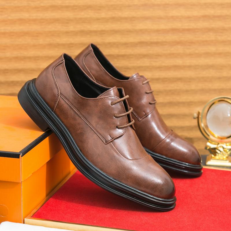 Fashion Classic Brand Men's Banquet Dress Shoes Pointed Trendy Brogue shoes Versatile Retro Brown Men's Leather Business Shoes Commuting
