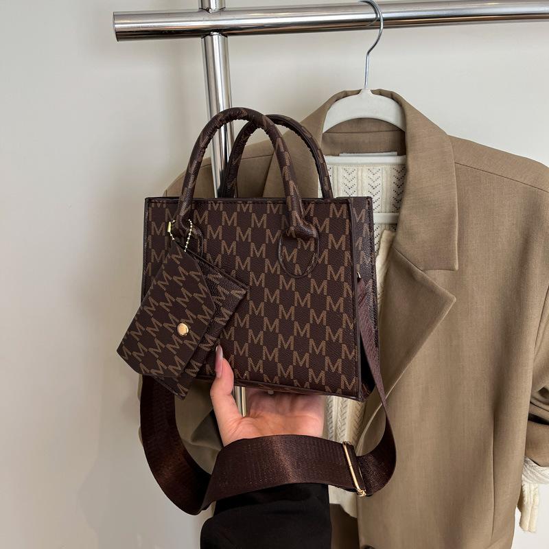 

Retro trend atmospheric handbag, high-end texture temperament versatile wide shoulder strap single shoulder messenger bag women кавовий