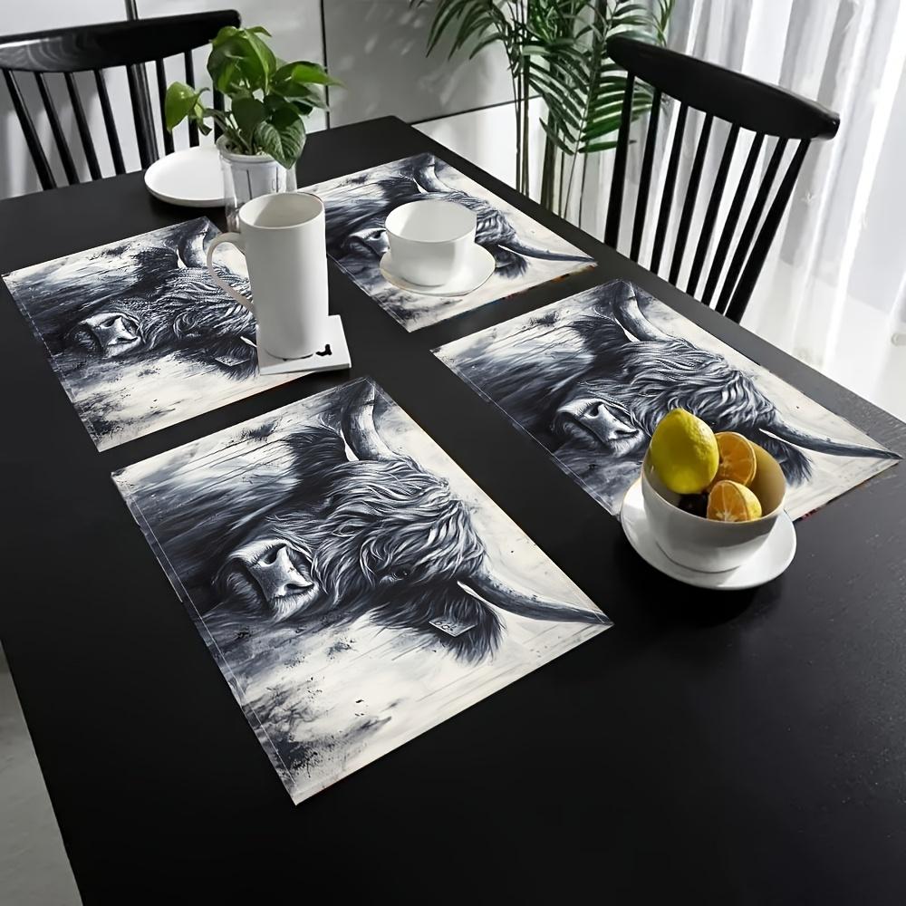 Set da 4 tovagliette con Stampa di Mucca delle Highlands Scozzesi Artistiche per Ristorante, Caffè, Tavola, Accessori Decorativi Stile Nordico Arredamento per la Casa