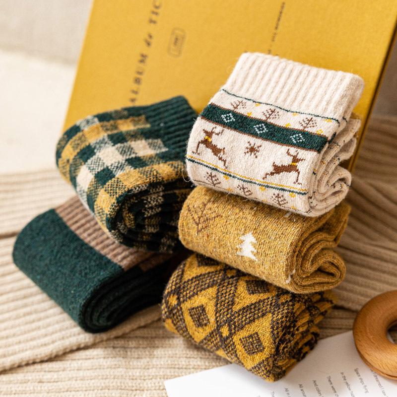 5/10 Pairs Comfortable Casual Winter Thickened Warm Socks for Women Mid Calf Cute Yellow and Green Looped Socks Home Use Long Wool Socks