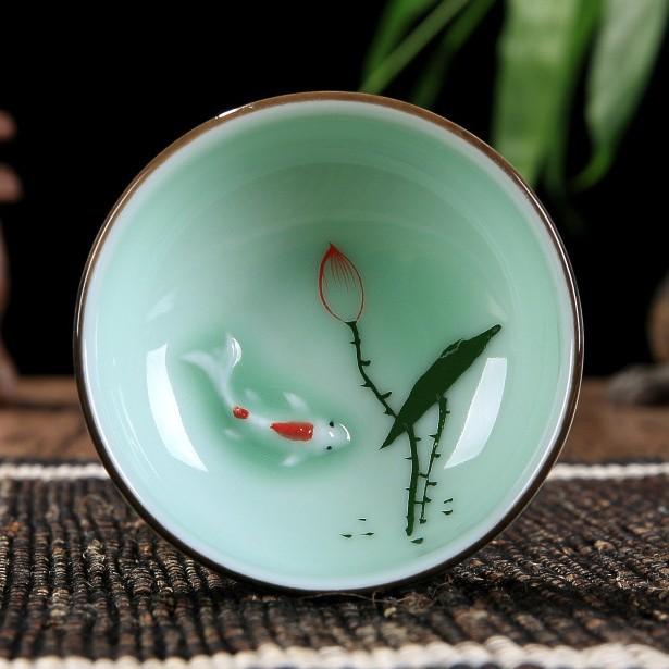 Vysoce kvalitní celadon čínská Kung Fu čajová souprava Kulatá plochá Lotos Kapr Pu'er Čajové šálky Ručně malovaný keramický Jednoduchý kapr Čajový šálek