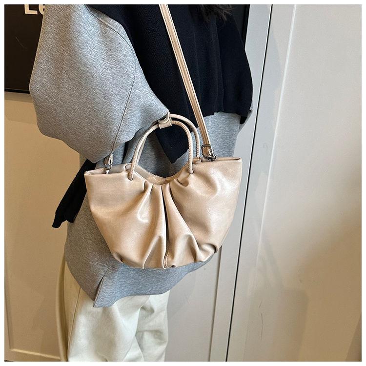 Lightweight and Comfortable Cloud Forest Style Versatile Fashion Large Capacity Pleated Women's Bag Original Small Bag Lazy Style