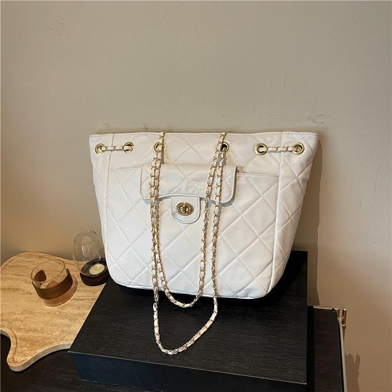 New large-capacity backpack women's small fragrant wind rhombus chain portable backpack Internet celebrity travel commuter senior niche