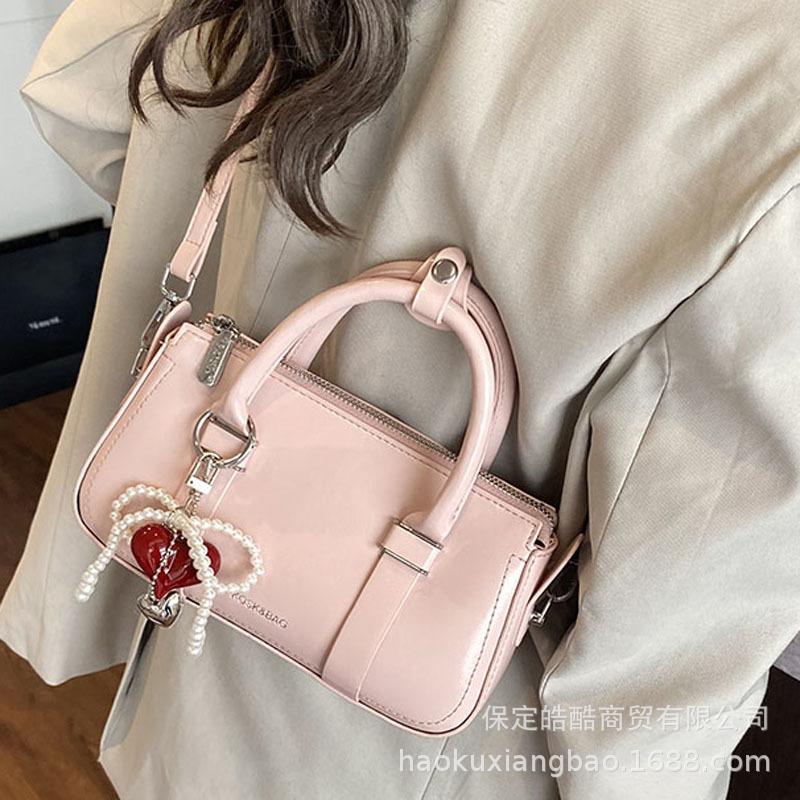Korean Version of Fashion Portable Pillow Bag Women's 2025 Spring and Summer New Simple Versatile Shoulder Bag Niche Temperament Messenger Bag