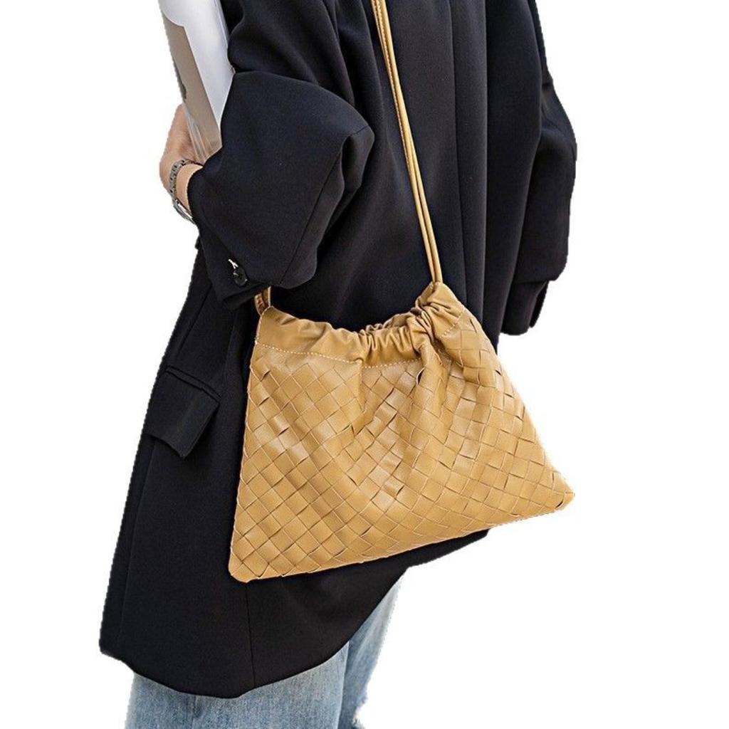 Cross-border trend woven women's bags, garbage bags, one shoulder, underarm bags, portable drawstring, lucky bags, messenger bags, commuter portable.