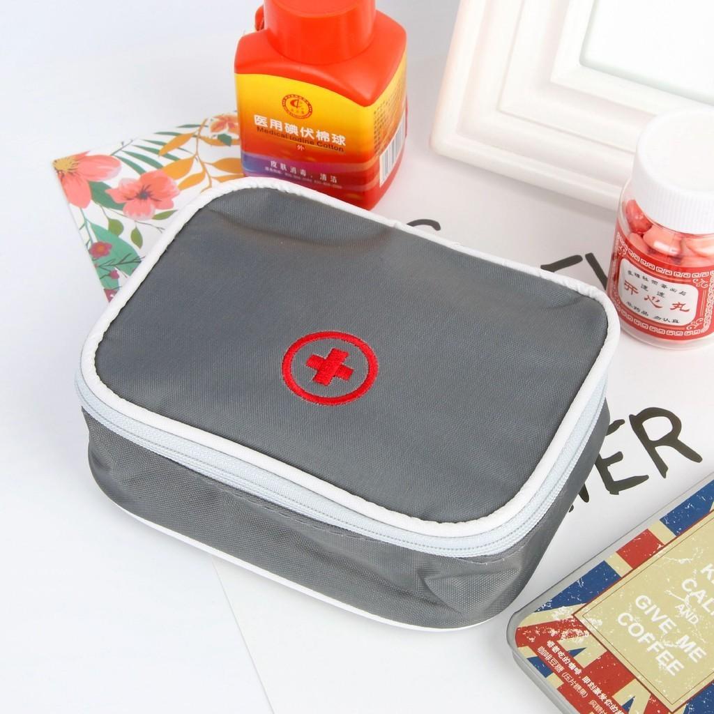 Durable Portable First Aid Kit Bag For Travel With Modern Simple Style And Polyester Material