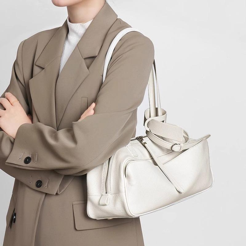 New Bowling Bag Simple and Fashionable First Layer Cowhide Messenger Women's Bag Baguette Bag