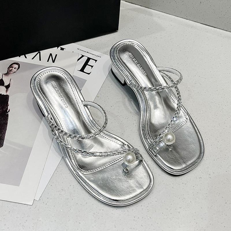 Fairy wind thick heel set toe pearl cool slippers women's outer wear 2025 summer new rhinestone middle heel Roman toe sandals