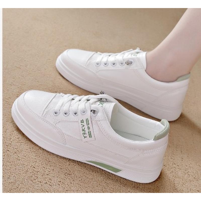 Damenschuhe kleine weiße Schuhe 2 Winter neu vielseitig flachsohlig atmungsaktiv Board-Schuhe Freizeitschuhe Damen-Trend Korea