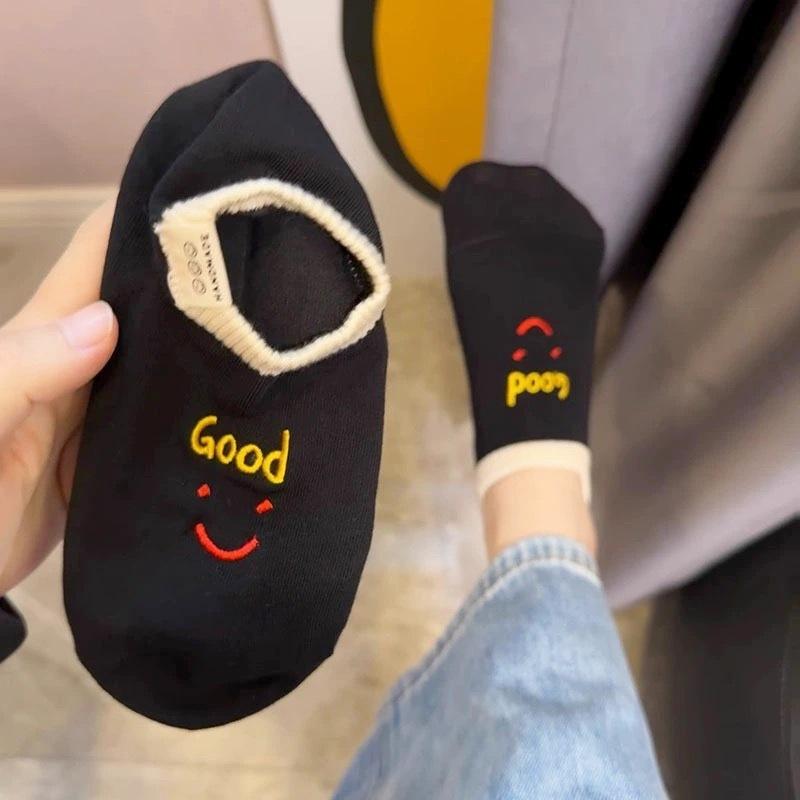 Chaussettes de Printemps et d'Été pour Femmes avec Lettres Brodées, Visages Souriants, Talons Invisibles et Ne Tombant Pas