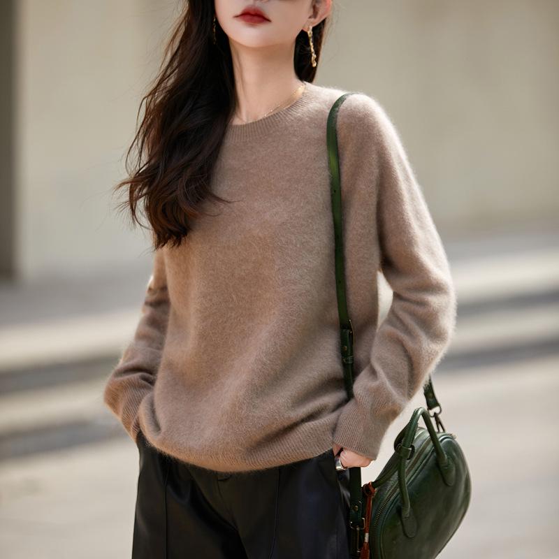 Women's Retro Textured Soft Wool Sweater, Round Neck, Loose Fit, Perfect for Autumn/Winter