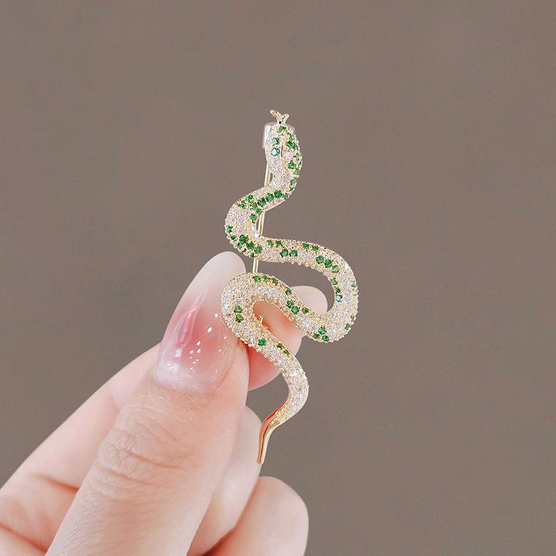 1Pc Delicate Snake Brooch for Men Women Inlaid Zircon Snake Animal Brooches Pins Jewelry Trendy Accessories Party Gifts