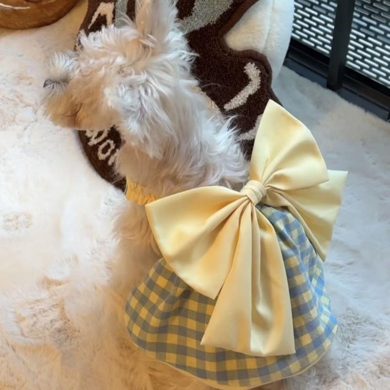 Pet clothes spring and summer dog cat bow cute dopamine skirt than bear schnauzer maltese princess skirt