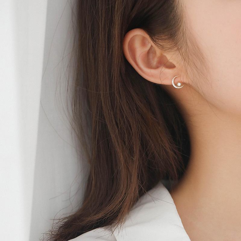 925 Sterling Silver 14K Gold Plating Sun Moon Asymmetrical Stud Earrings Women Exquisite Sweet Student Jewelry Girlfriend Gift