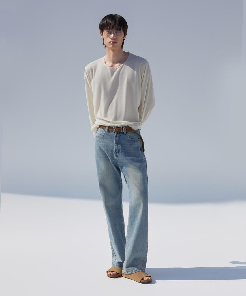 Dibeullu Low-Cut Scoop Neck Long Sleeve Cream