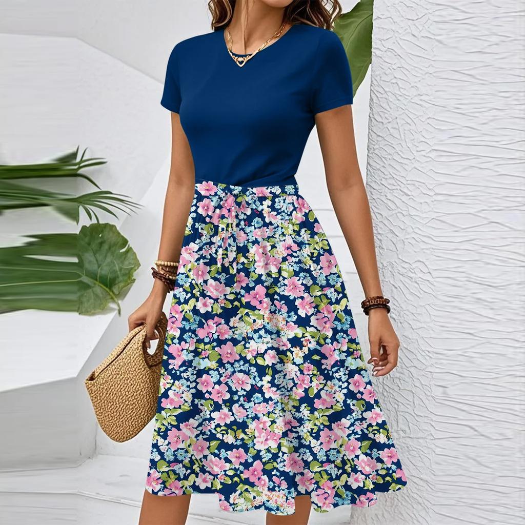 Damekleskjole med belte, avslappet mote, blomsterprint, korte ermer, rund hals, elegant