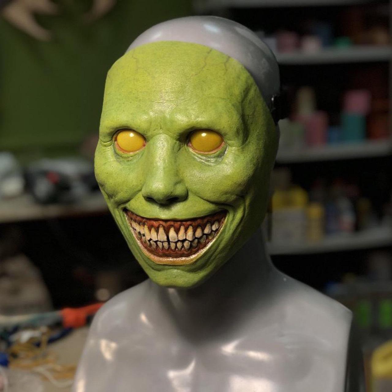 

Horror costume mask, Halloween COS smiling exorcist funny vinyl half face mask, Halloween horror mask. зелений