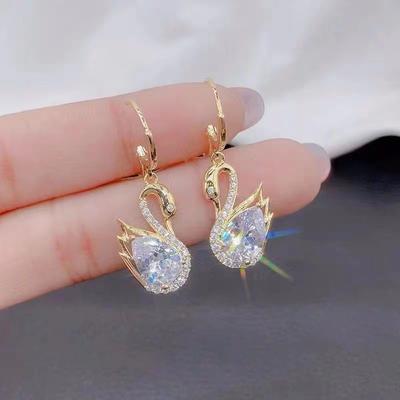 Luxuriöse und elegante Golden Swan Ohrringe, funkelnder, synthetischer Kristall, geeignet für den täglichen Gebrauch, Partys und als Geschenk