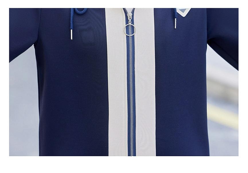 Stylish Spring & Autumn Sports Suit for Women: Age-Defying, Elegant Two-Piece Set for Middle-Aged & Elderly Moms.