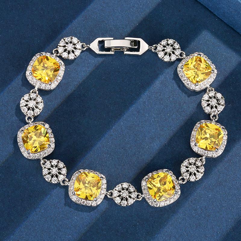 

Jewelry Retro Simulation Color Treasure Light Luxury Full Diamond Bracelet Bracelet Jewelry Heroine Stone 8 * 8 18