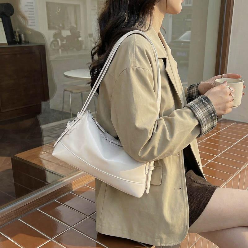 Fashionable and Stylish Single-shoulder Underarm Bag with High-end Commuting Crossbody Feature