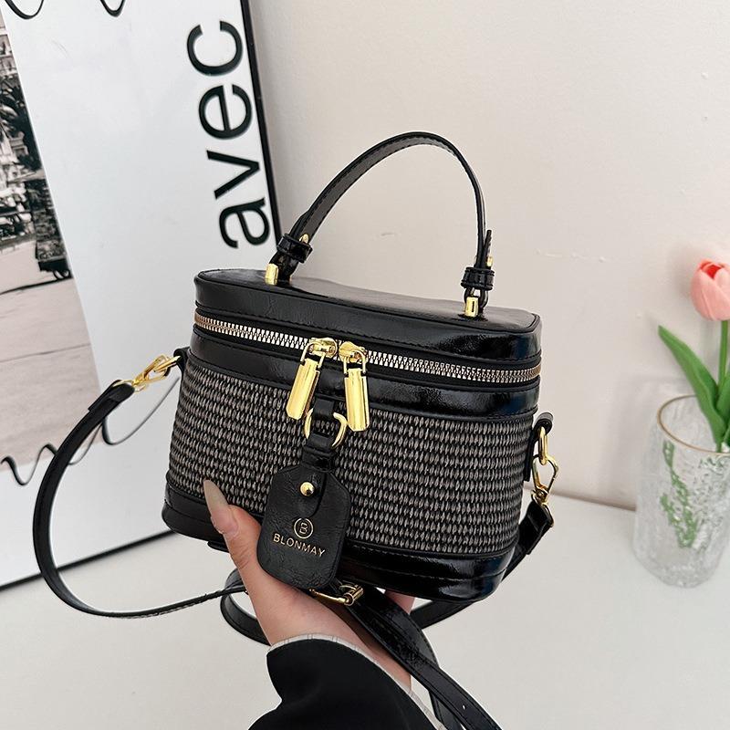 High-end niche design bag women's spring and summer new fashion messenger bag women's portable box bag