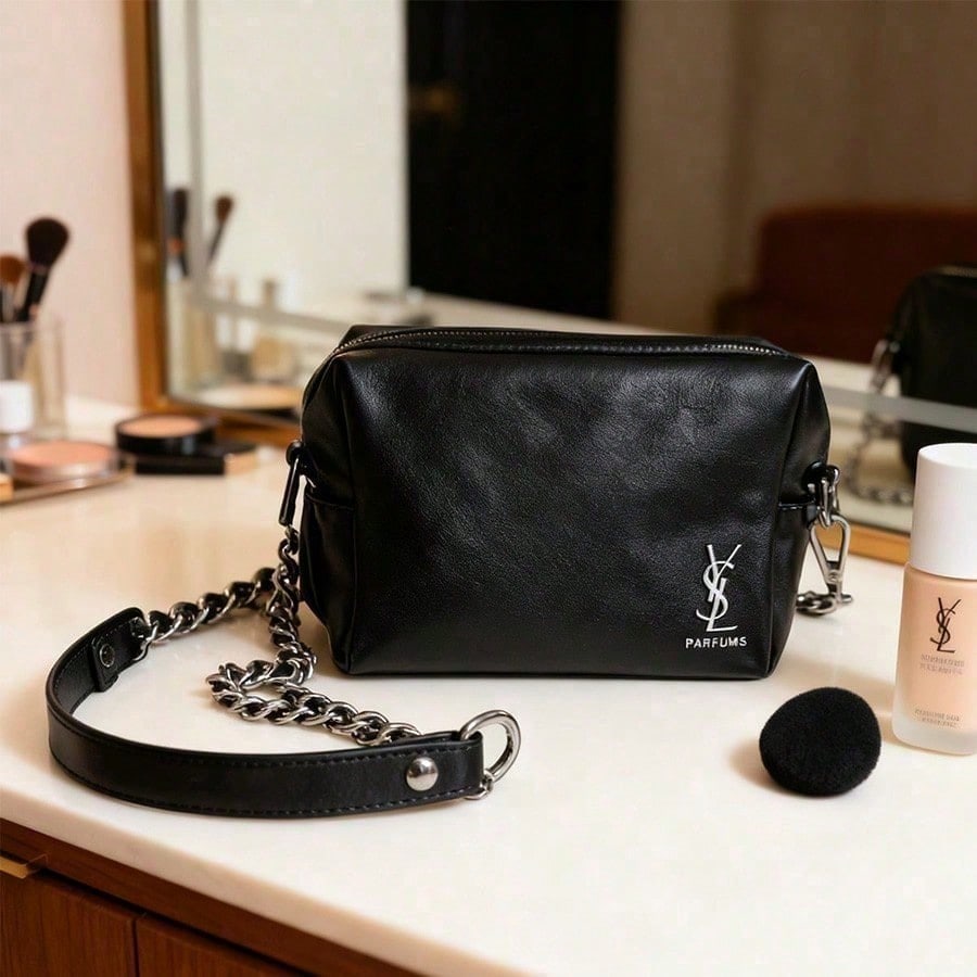 Черная кожаная сумка через плечо с двумя серебряными цепочками и кожаным плечевым ремнем модная женская мини-сумка на плечо чёрный 5500₽