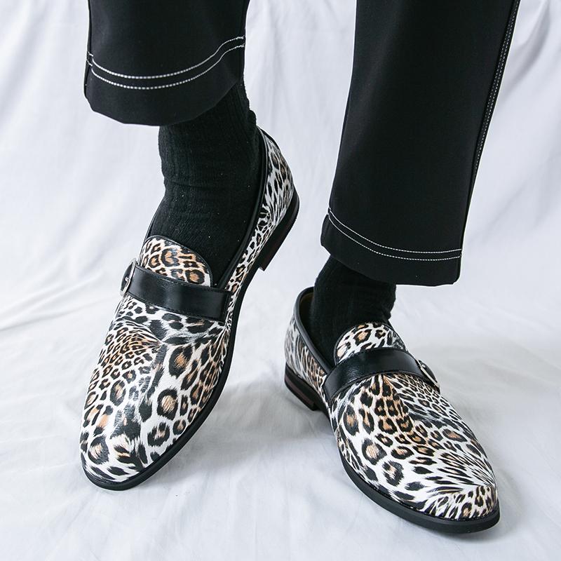 New Men's Pointed Leopard Pattern Loafter Tassels Leather Casual Shoes Male Formal Wedding Dress Homecoming Zapatos Hombre