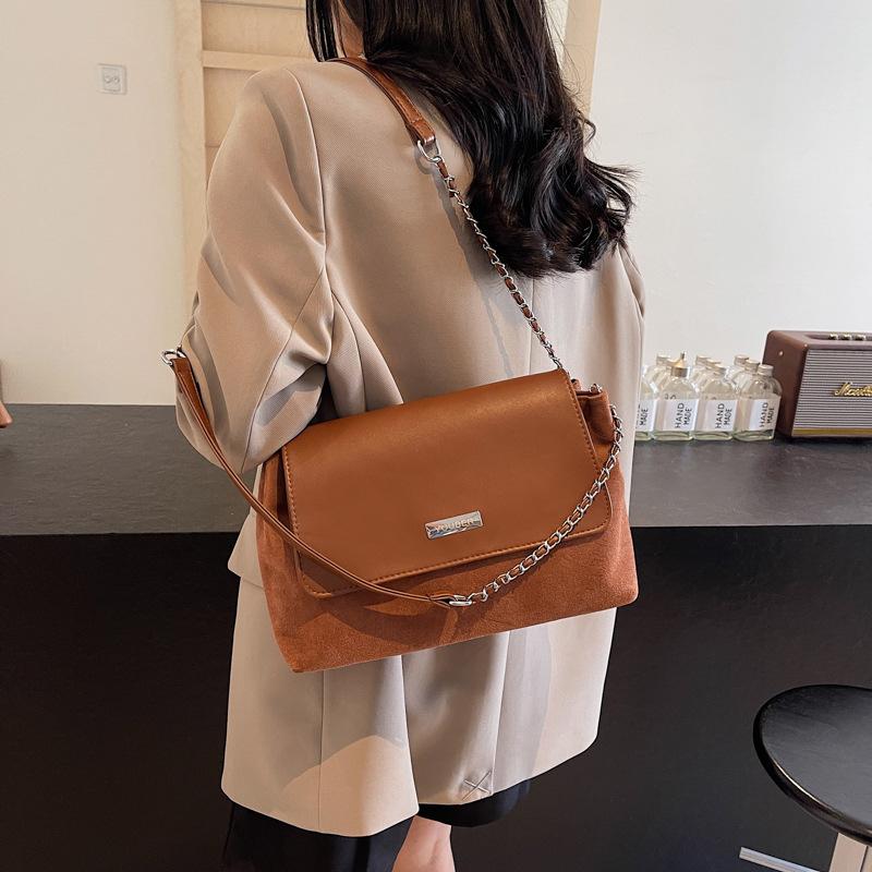 Retro fashion commuter versatile chain underarm bag women's 2025 new simple large-capacity shoulder bag messenger bag