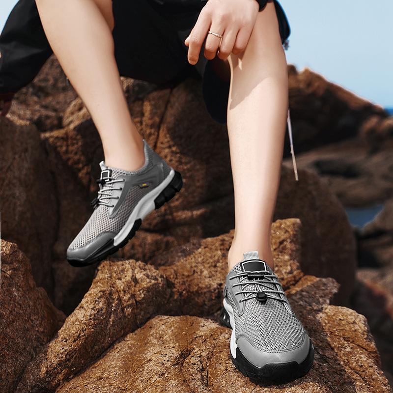 Fashion New Slip On Men Loafers Breathable Summer Casual Shoes for Men Camping Hiking Shoes Outdoor Mesh Men Sneakers Lightweight Flats