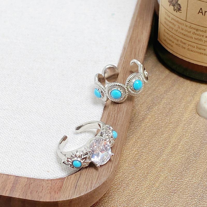 Court Style Two-Color Imitation Turquoise Daisy Open Ring Light Luxury Niche Retro Design High-End Sense Stacked Ring