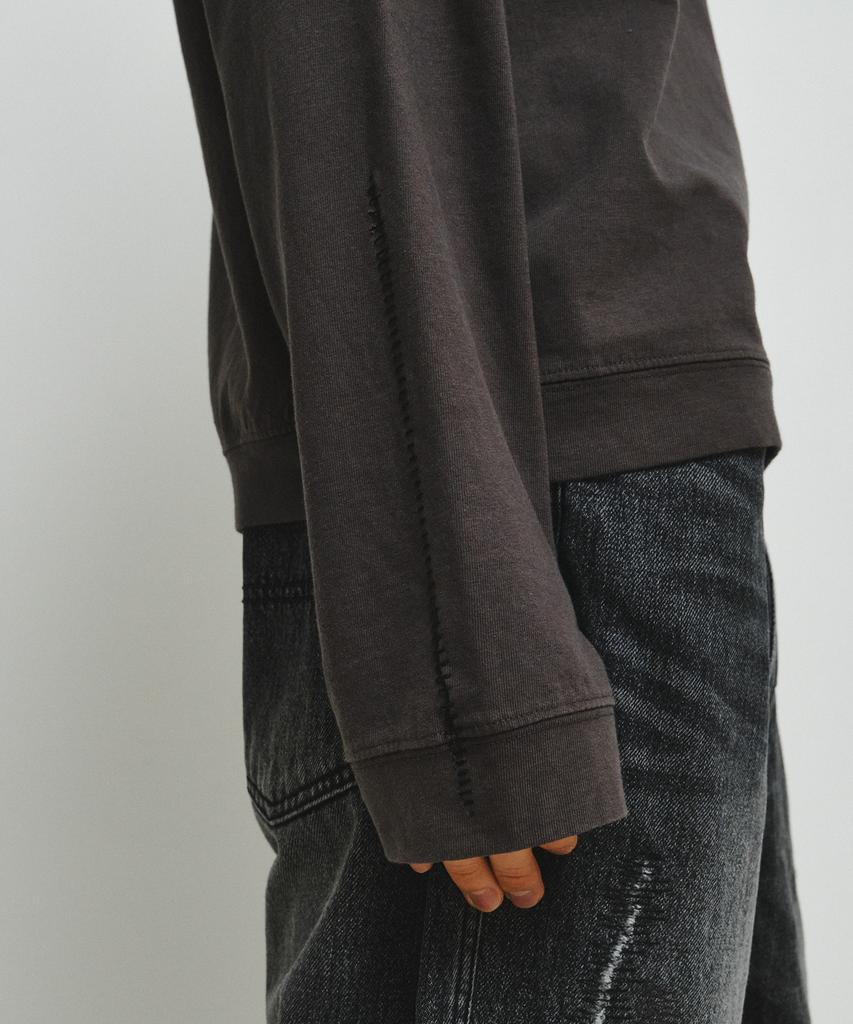 ENDOOR Finger Hole Stitch Long Sleeve (Dark Gray)
