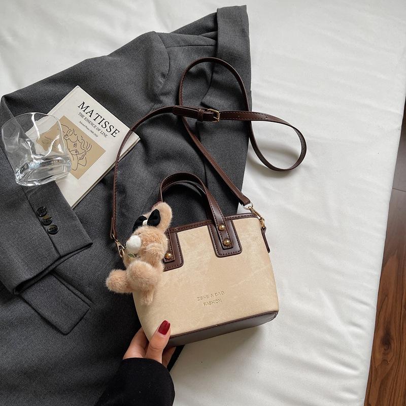 Super Fire Small Bag Women's Autumn and Winter Versatile 2025 New Shoulder Messenger Bag Popular This Year Portable Bucket Bag