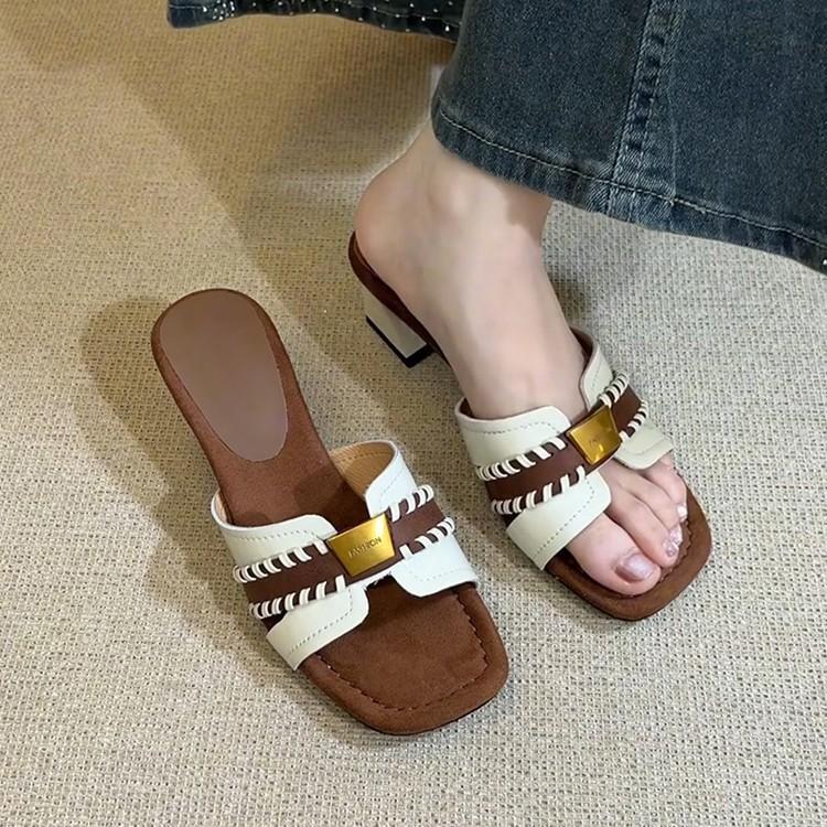 French high-end square head woven thick heel cool slippers women's summer leather metal buckle open toe wear one-word cool slippers